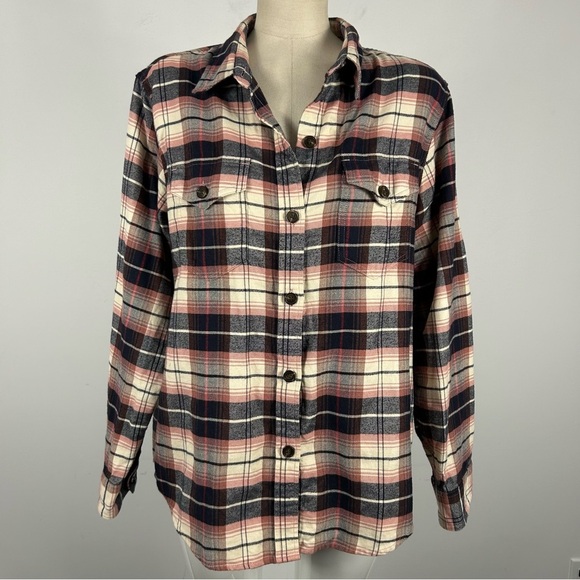 💕Tilley Plaid Button-Up Women's shirt L - Picture 3 of 11
